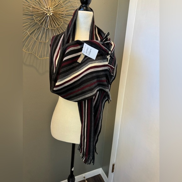 Nordstrom "calibrate" scarf. NWT. Multi fall colors - Picture 2 of 4